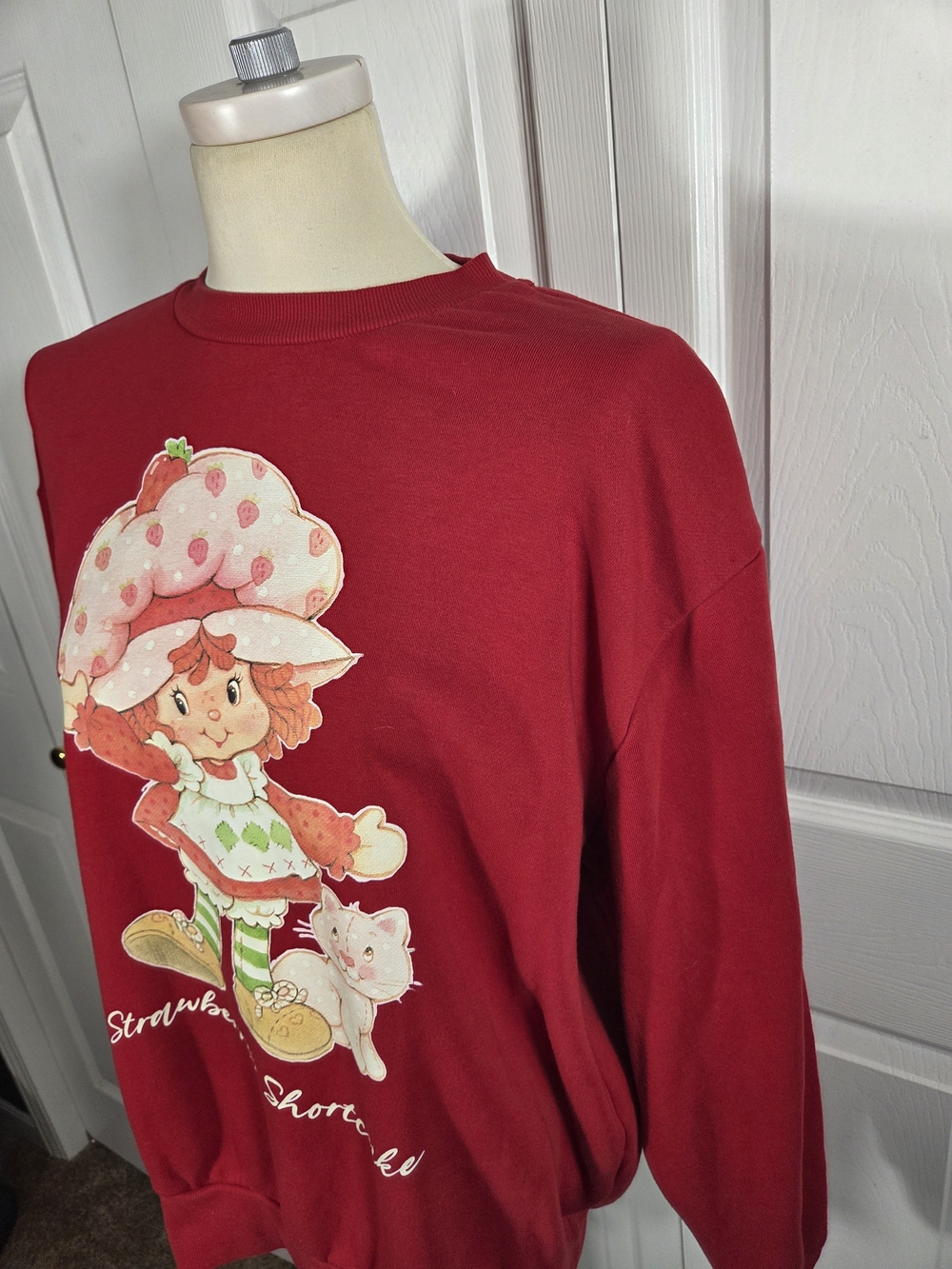 Strawberry Shortcake Graphic Sweatshirt Women’s Medium Y2K - Picture 6 of 10